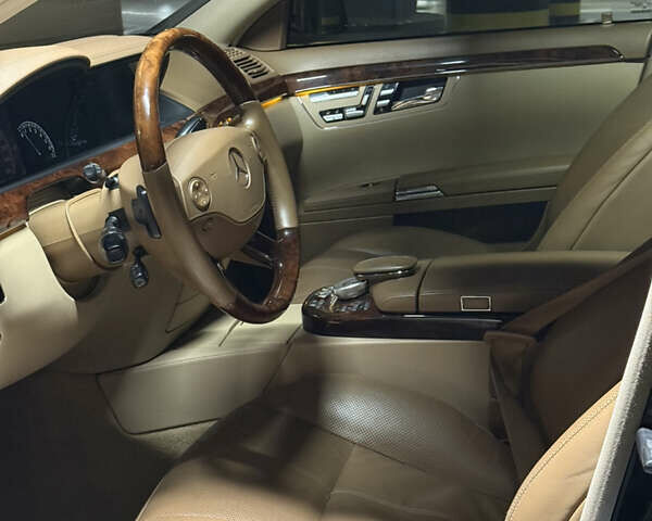 Черный Мерседес С Класс, объемом двигателя 5.5 л и пробегом 290 тыс. км за 12999 $, фото 14 на Automoto.ua