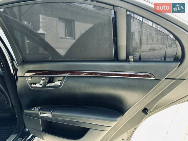 Черный Мерседес С Класс, объемом двигателя 5.5 л и пробегом 210 тыс. км за 12900 $, фото 9 на Automoto.ua