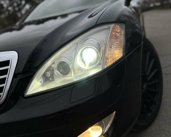 Черный Мерседес С Класс, объемом двигателя 5.5 л и пробегом 238 тыс. км за 10000 $, фото 28 на Automoto.ua