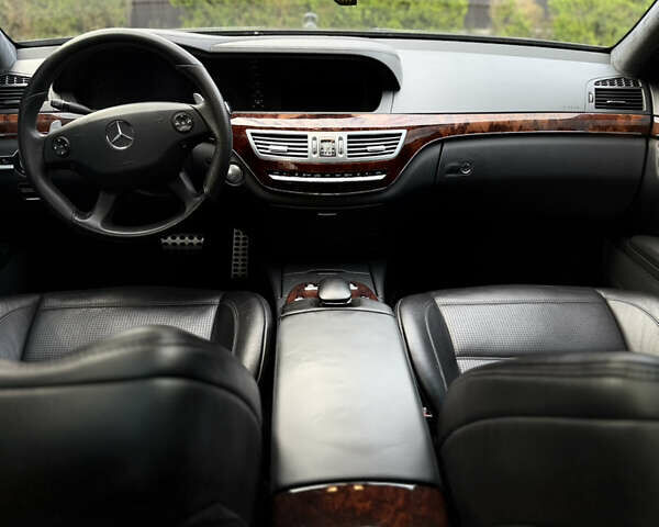 Черный Мерседес С Класс, объемом двигателя 6.21 л и пробегом 83 тыс. км за 26000 $, фото 27 на Automoto.ua