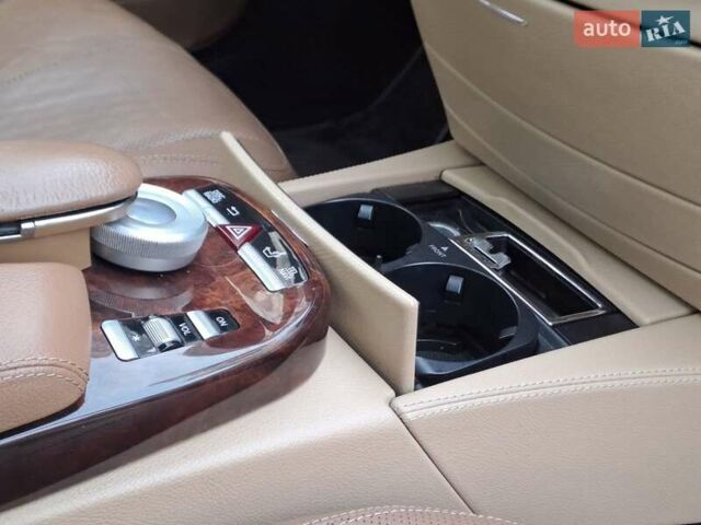 Черный Мерседес С Класс, объемом двигателя 5.5 л и пробегом 261 тыс. км за 10490 $, фото 15 на Automoto.ua