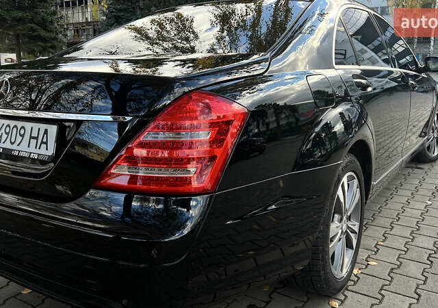 Черный Мерседес С Класс, объемом двигателя 3.5 л и пробегом 273 тыс. км за 11200 $, фото 2 на Automoto.ua