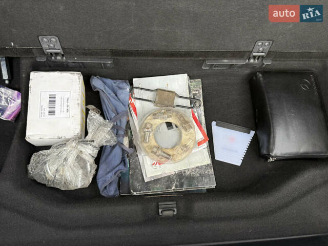 Чорний Мерседес С Клас, об'ємом двигуна 5.46 л та пробігом 245 тис. км за 8500 $, фото 26 на Automoto.ua