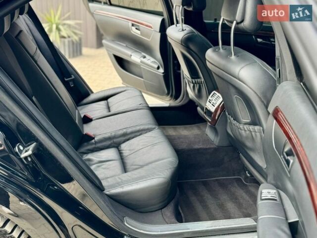 Черный Мерседес С Класс, объемом двигателя 5.46 л и пробегом 197 тыс. км за 16500 $, фото 51 на Automoto.ua