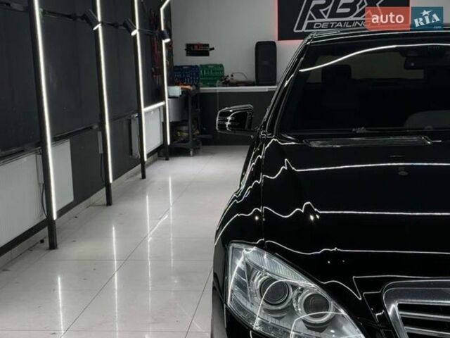 Черный Мерседес С Класс, объемом двигателя 5.46 л и пробегом 176 тыс. км за 18000 $, фото 3 на Automoto.ua