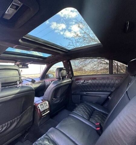 Чорний Мерседес С Клас, об'ємом двигуна 5.46 л та пробігом 253 тис. км за 13500 $, фото 6 на Automoto.ua