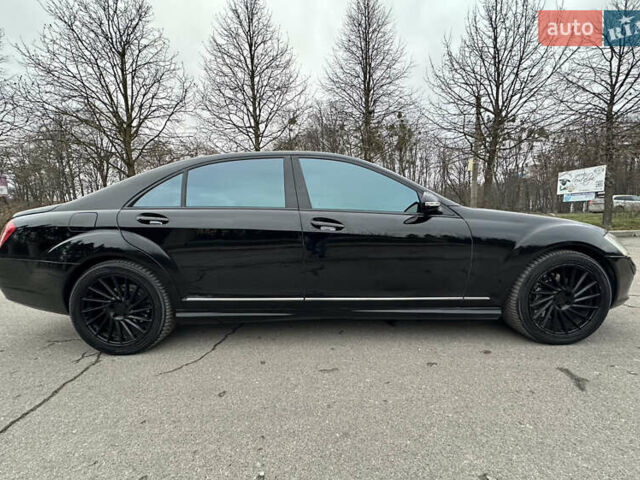 Черный Мерседес С Класс, объемом двигателя 5.5 л и пробегом 238 тыс. км за 10000 $, фото 37 на Automoto.ua