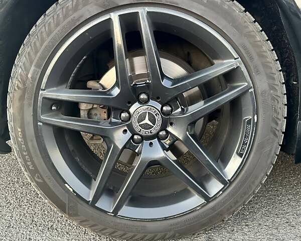 Чорний Мерседес С Клас, об'ємом двигуна 5.5 л та пробігом 306 тис. км за 7000 $, фото 5 на Automoto.ua