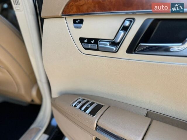 Черный Мерседес С Класс, объемом двигателя 3.5 л и пробегом 188 тыс. км за 12000 $, фото 101 на Automoto.ua