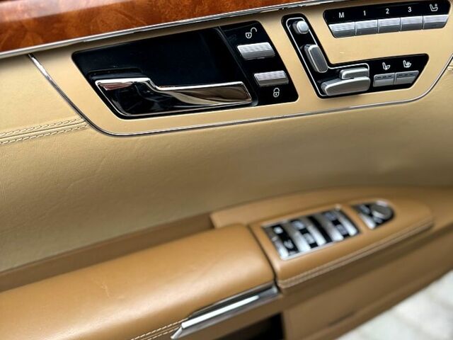 Черный Мерседес С Класс, объемом двигателя 5.5 л и пробегом 0 тыс. км за 15000 $, фото 10 на Automoto.ua