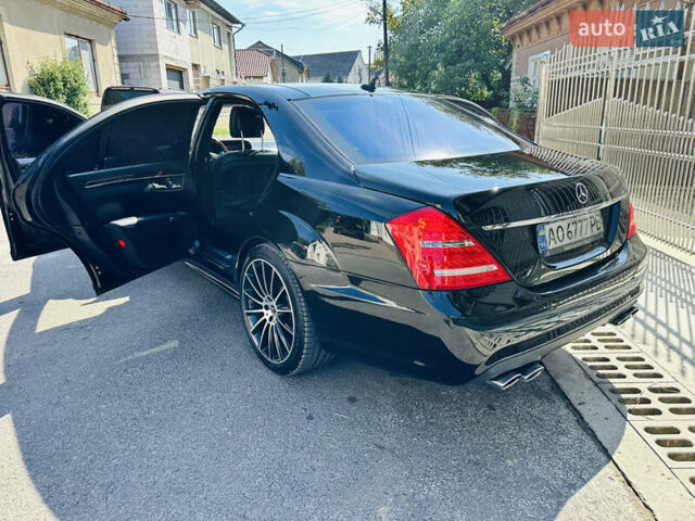 Черный Мерседес С Класс, объемом двигателя 5.5 л и пробегом 210 тыс. км за 12900 $, фото 109 на Automoto.ua