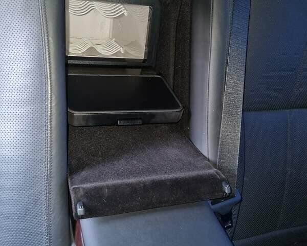 Черный Мерседес С Класс, объемом двигателя 5.5 л и пробегом 132 тыс. км за 21500 $, фото 20 на Automoto.ua