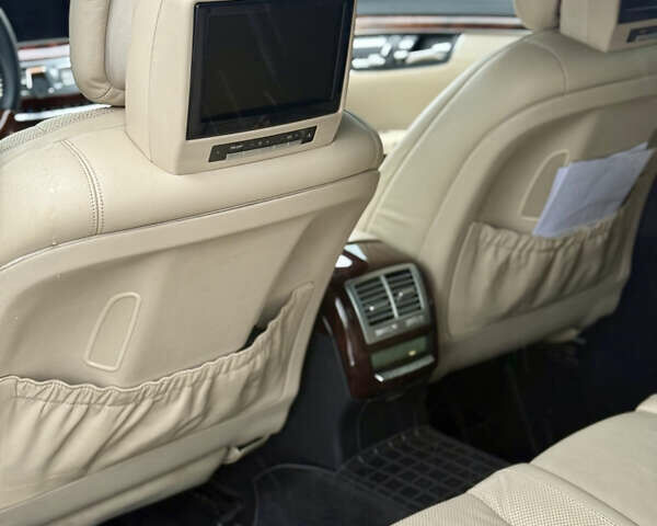 Черный Мерседес С Класс, объемом двигателя 5.5 л и пробегом 237 тыс. км за 9999 $, фото 12 на Automoto.ua