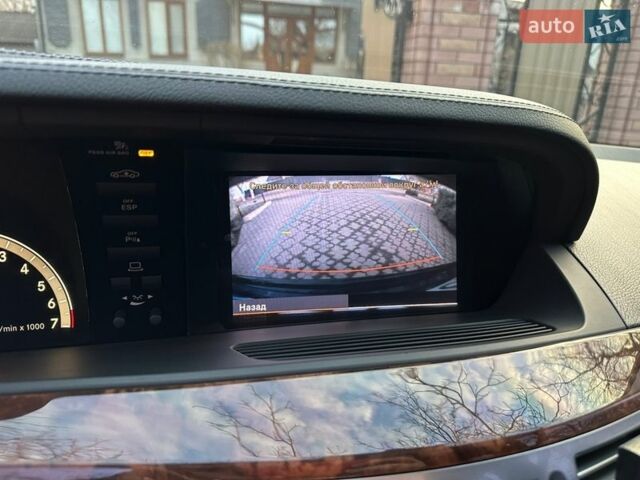 Черный Мерседес С Класс, объемом двигателя 5.46 л и пробегом 180 тыс. км за 16500 $, фото 106 на Automoto.ua