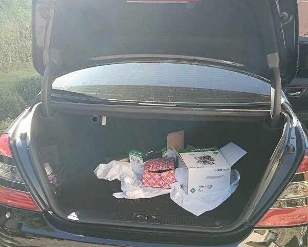 Чорний Мерседес С Клас, об'ємом двигуна 3.5 л та пробігом 243 тис. км за 14000 $, фото 15 на Automoto.ua