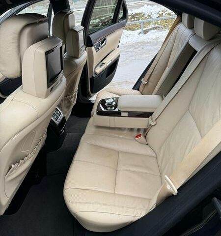 Черный Мерседес С Класс, объемом двигателя 3.5 л и пробегом 290 тыс. км за 12000 $, фото 8 на Automoto.ua