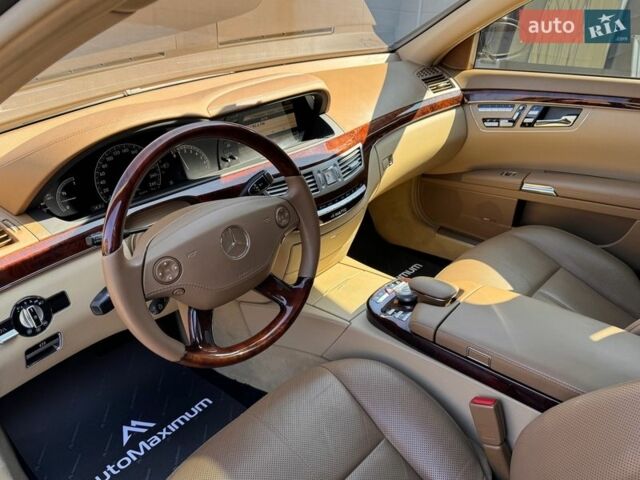 Черный Мерседес С Класс, объемом двигателя 5.5 л и пробегом 73 тыс. км за 26900 $, фото 10 на Automoto.ua