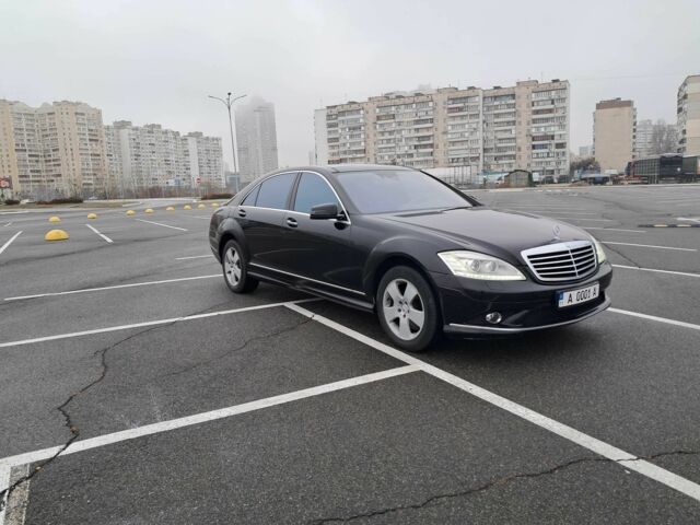 Чорний Мерседес С Клас, об'ємом двигуна 5.5 л та пробігом 248 тис. км за 12500 $, фото 11 на Automoto.ua
