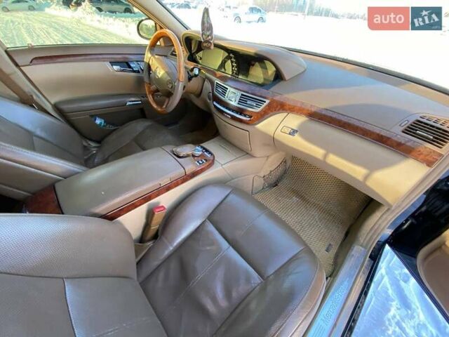 Черный Мерседес С Класс, объемом двигателя 3.5 л и пробегом 325 тыс. км за 8500 $, фото 9 на Automoto.ua