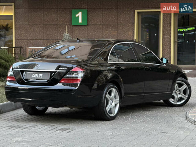 Черный Мерседес С Класс, объемом двигателя 5.5 л и пробегом 290 тыс. км за 10000 $, фото 13 на Automoto.ua