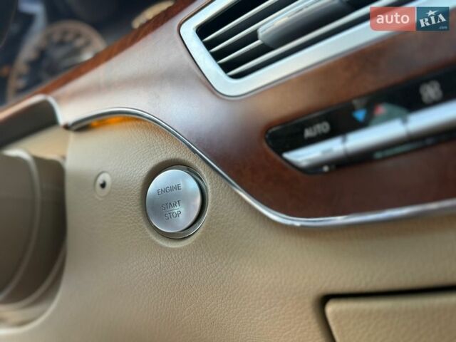 Черный Мерседес С Класс, объемом двигателя 3.5 л и пробегом 188 тыс. км за 12000 $, фото 74 на Automoto.ua