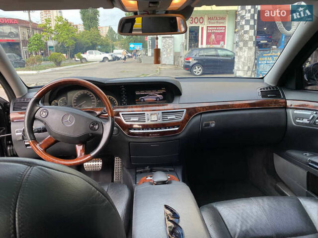 Чорний Мерседес С Клас, об'ємом двигуна 5.5 л та пробігом 375 тис. км за 9800 $, фото 6 на Automoto.ua