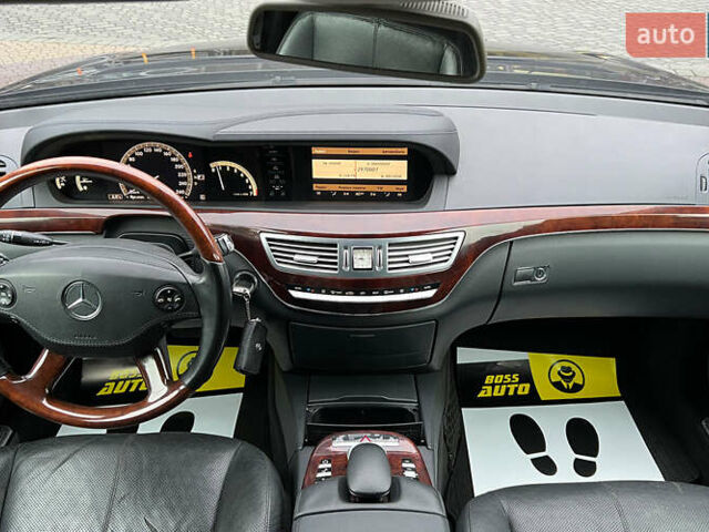 Черный Мерседес С Класс, объемом двигателя 3.5 л и пробегом 245 тыс. км за 13750 $, фото 13 на Automoto.ua