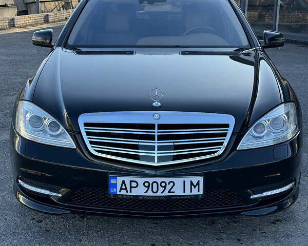 Мерседес С Класс 2008 в Запорожье на Automoto.ua Черный Мерседес С Класс, объемом двигателя 5.5 л и пробегом 168 тыс. км за 14999 $, фото 34 на Automoto.ua