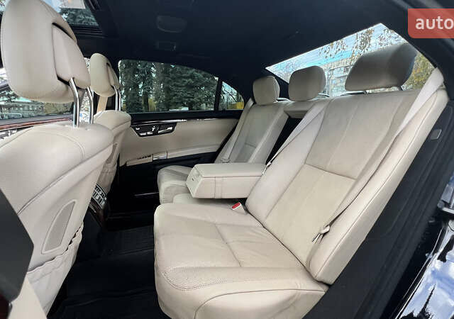 Мерседес С Клас 2008 у Чернівцях на Automoto.ua Чорний Мерседес С Клас, об'ємом двигуна 3.5 л та пробігом 273 тис. км за 11800 $, фото 13 на Automoto.ua