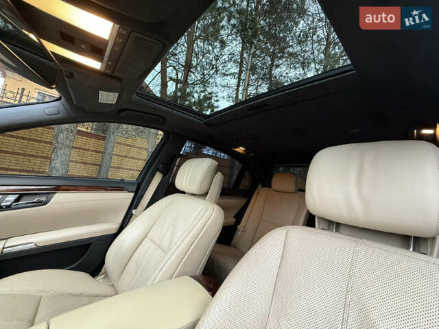 Чорний Мерседес С Клас, об'ємом двигуна 5.5 л та пробігом 243 тис. км за 12999 $, фото 38 на Automoto.ua