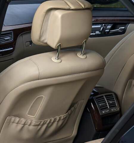 Черный Мерседес С Класс, объемом двигателя 2.99 л и пробегом 375 тыс. км за 10999 $, фото 53 на Automoto.ua