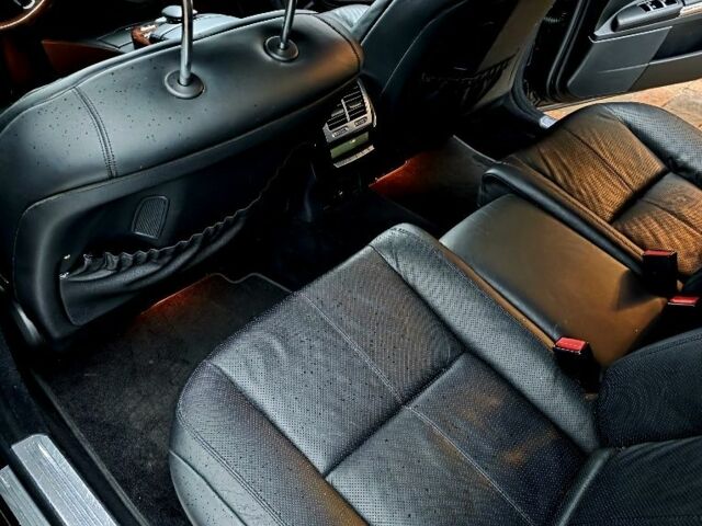 Черный Мерседес С Класс, объемом двигателя 5.5 л и пробегом 330 тыс. км за 10000 $, фото 8 на Automoto.ua