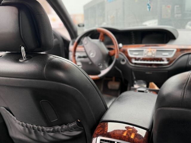 Черный Мерседес С Класс, объемом двигателя 3 л и пробегом 226 тыс. км за 10000 $, фото 7 на Automoto.ua