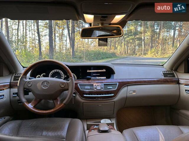 Черный Мерседес С Класс, объемом двигателя 5.5 л и пробегом 399 тыс. км за 13500 $, фото 8 на Automoto.ua