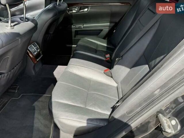 Черный Мерседес С Класс, объемом двигателя 5.46 л и пробегом 440 тыс. км за 10000 $, фото 11 на Automoto.ua