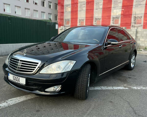 Черный Мерседес С Класс, объемом двигателя 2.99 л и пробегом 216 тыс. км за 11500 $, фото 2 на Automoto.ua