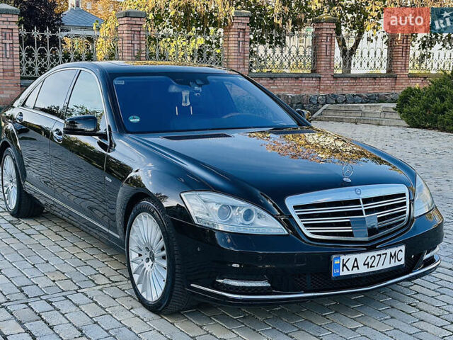 Черный Мерседес С Класс, объемом двигателя 2.99 л и пробегом 347 тыс. км за 13500 $, фото 1 на Automoto.ua