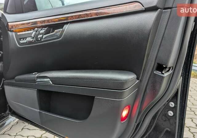 Черный Мерседес С Класс, объемом двигателя 2.99 л и пробегом 254 тыс. км за 13900 $, фото 111 на Automoto.ua