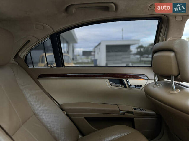 Чорний Мерседес С Клас, об'ємом двигуна 5.5 л та пробігом 340 тис. км за 8500 $, фото 13 на Automoto.ua