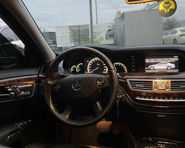 Черный Мерседес С Класс, объемом двигателя 3 л и пробегом 293 тыс. км за 9999 $, фото 11 на Automoto.ua