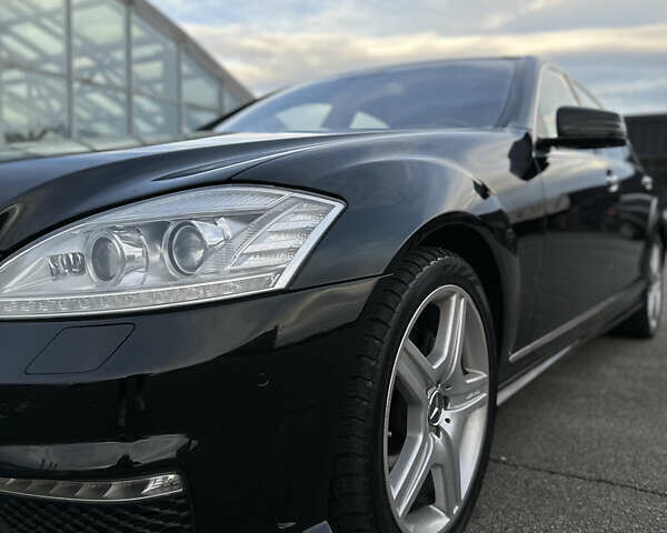 Черный Мерседес С Класс, объемом двигателя 5.5 л и пробегом 170 тыс. км за 17000 $, фото 9 на Automoto.ua