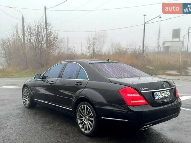 Чорний Мерседес С Клас, об'ємом двигуна 5.5 л та пробігом 286 тис. км за 15000 $, фото 3 на Automoto.ua