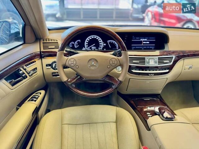 Черный Мерседес С Класс, объемом двигателя 5.5 л и пробегом 127 тыс. км за 17501 $, фото 16 на Automoto.ua