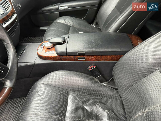 Черный Мерседес С Класс, объемом двигателя 3 л и пробегом 295 тыс. км за 12999 $, фото 28 на Automoto.ua