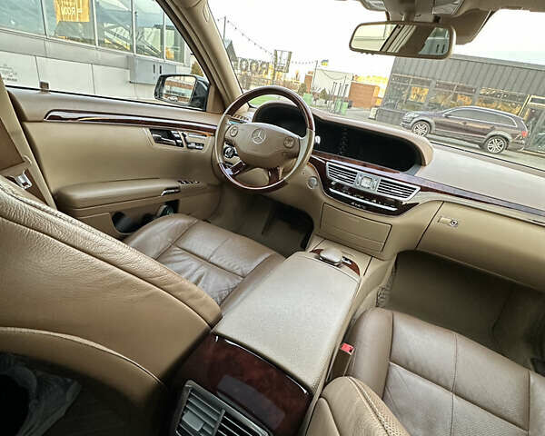 Черный Мерседес С Класс, объемом двигателя 5.5 л и пробегом 170 тыс. км за 17000 $, фото 34 на Automoto.ua