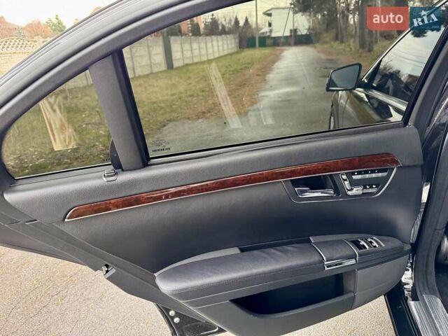 Чорний Мерседес С Клас, об'ємом двигуна 3.5 л та пробігом 176 тис. км за 10999 $, фото 34 на Automoto.ua