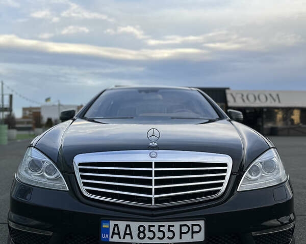 Черный Мерседес С Класс, объемом двигателя 5.5 л и пробегом 170 тыс. км за 17000 $, фото 11 на Automoto.ua