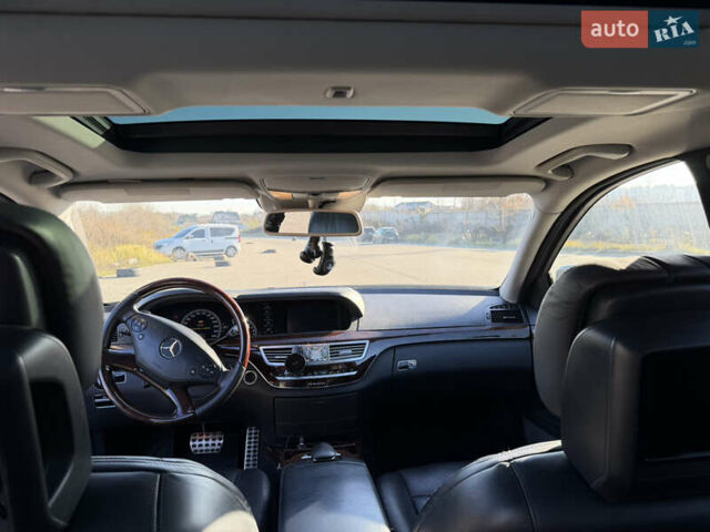 Чорний Мерседес С Клас, об'ємом двигуна 5.46 л та пробігом 300 тис. км за 15200 $, фото 16 на Automoto.ua