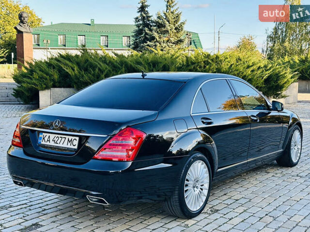 Черный Мерседес С Класс, объемом двигателя 2.99 л и пробегом 347 тыс. км за 13500 $, фото 3 на Automoto.ua