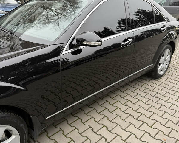 Черный Мерседес С Класс, объемом двигателя 3 л и пробегом 295 тыс. км за 12999 $, фото 2 на Automoto.ua